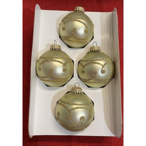4 Vtg Holiday Time by Rauch Round Satin Lt Green Glass Ornaments w/Glitter Decor - Picture 1 of 3